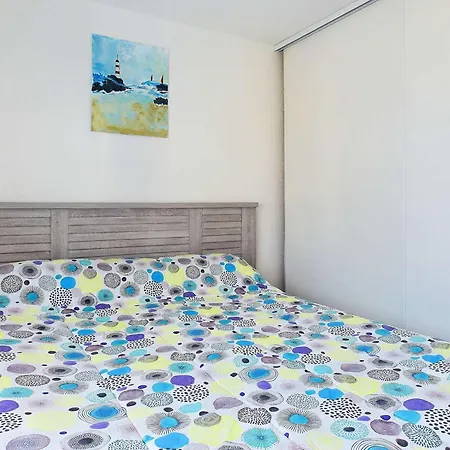 Holiday home Maison T3 Climatisee A 450m De La Avec Terrasse Et Garage - Fr-1-423-115 *