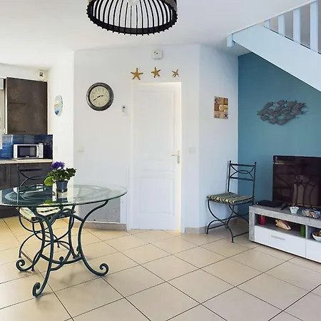 Maison T3 Climatisee A 450m De La Avec Terrasse Et Garage - Fr-1-423-115