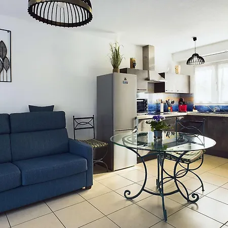 Maison T3 Climatisee A 450m De La Avec Terrasse Et Garage - Fr-1-423-115 Holiday home